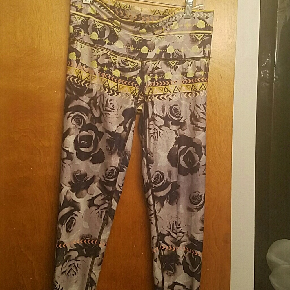 Teeki yoga pants